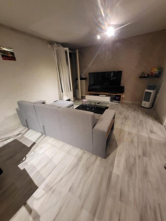 Chambre Neuve Dans Un Logement Partage A 10 Minute Du Circuit 24H Allonnes  Exterior foto